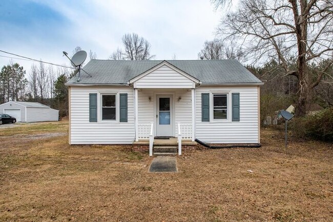 Primary Photo - Cozy 2/1 with large backyard