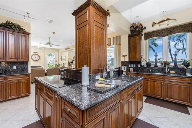 Building Photo - 202 George Rd SE