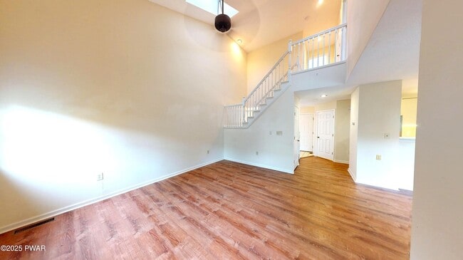 Building Photo - 4038 Somerset Ct
