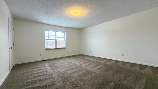 Building Photo - 23 Lexington Ct