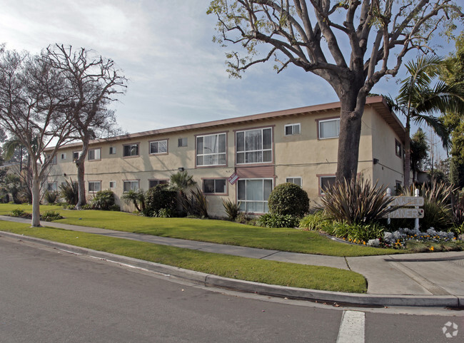 Building Photo - 10442 Lampson Avenue