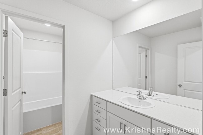 Building Photo - 5 BD | 3 BA | Brand New Construction | East Park Village | Salem Home!