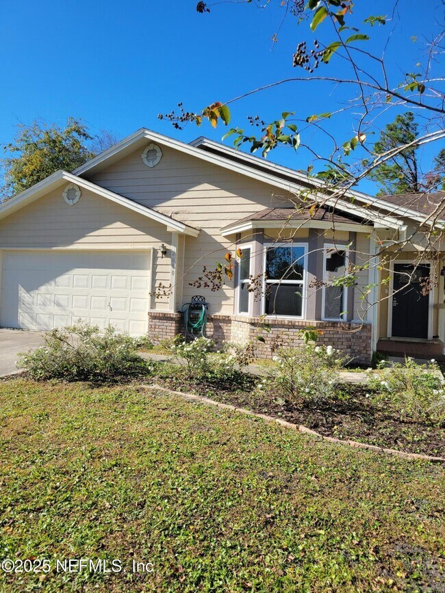 Primary Photo - 2080 Tanager Dr