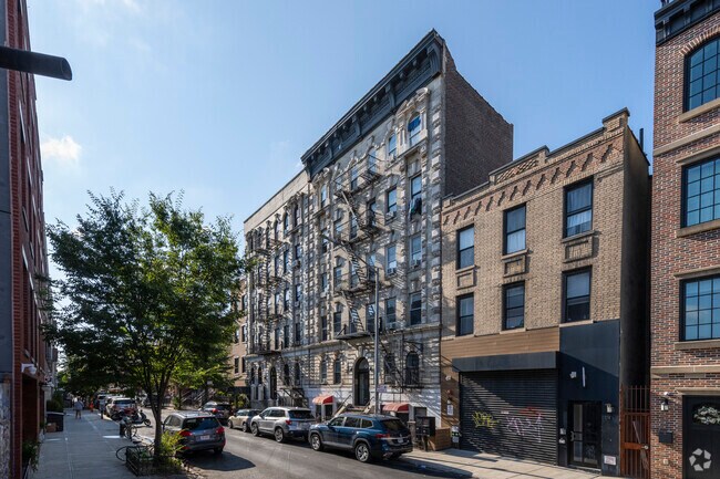 Primary Photo - 116 South 1st Street