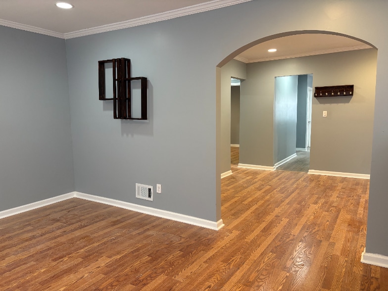 Building Photo - 15886 Northlawn St