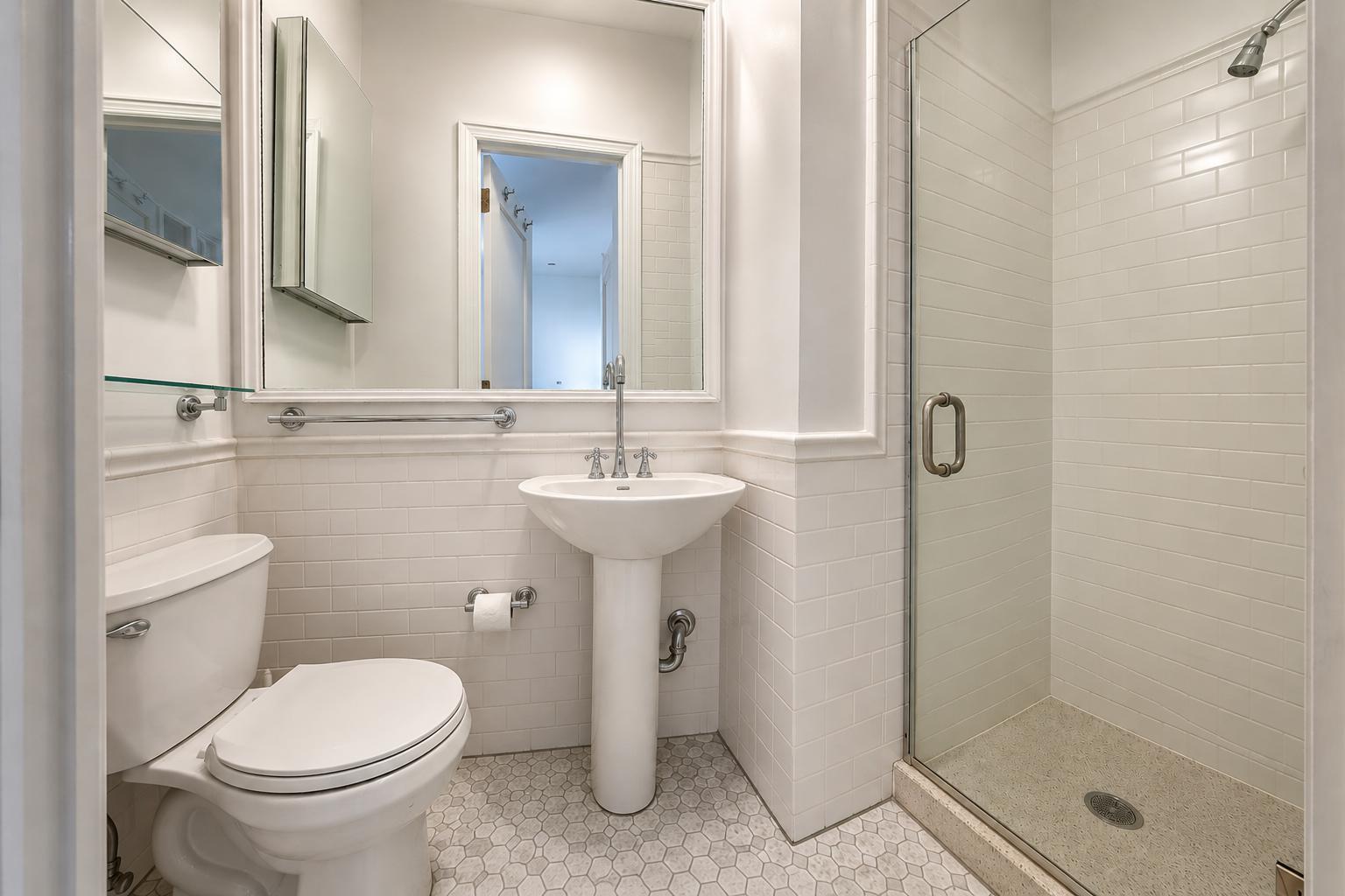Building Photo - 310 W 97th St