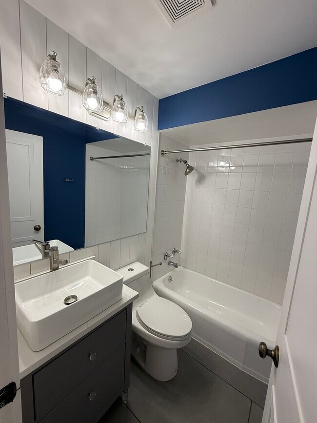 Building Photo - 1101 Harlem Ave