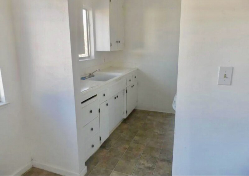 Building Photo - 1331 Pinetree Dr