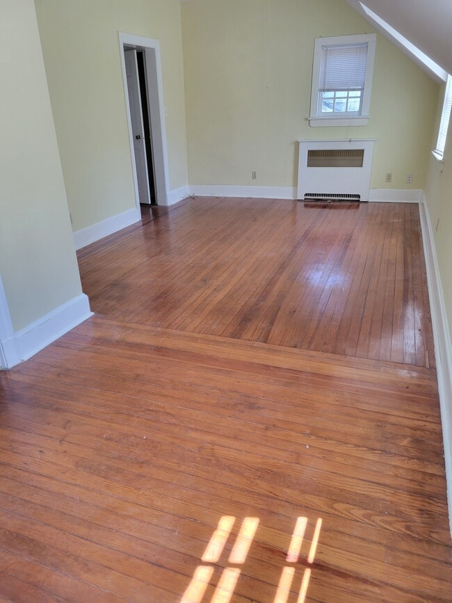 Master Bedroom - 106 Wolver Hollow Rd