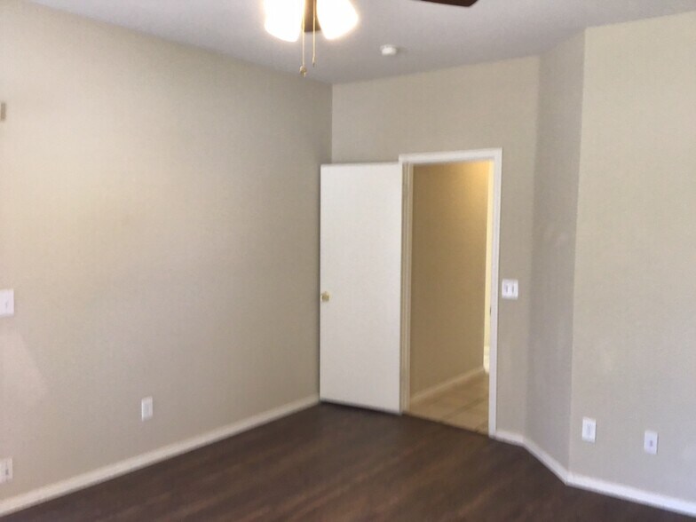 Building Photo - 5706 E Forge Cir
