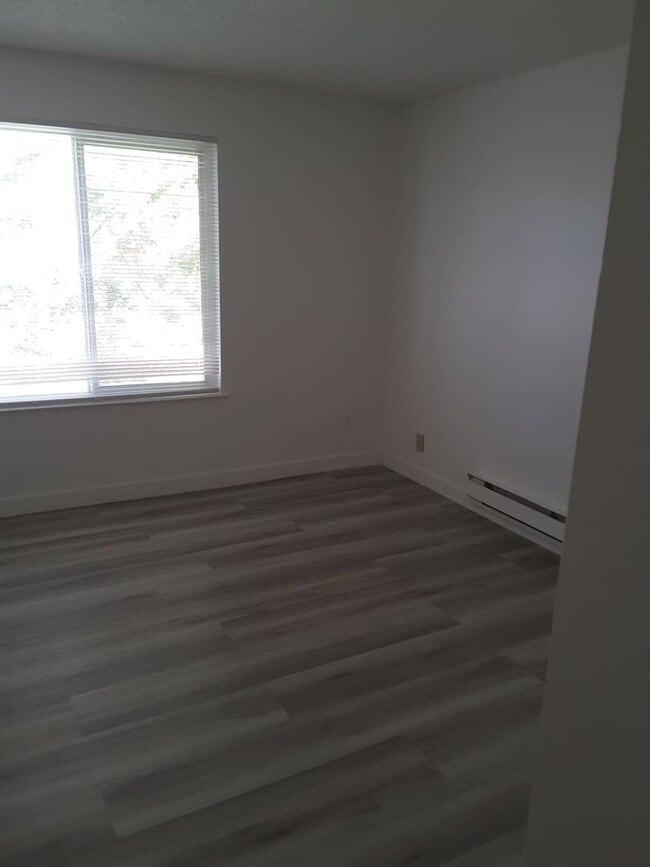 Building Photo - NEWLY REMODELED, SPACIOUS 2 BEDROOM 1 BATH CONDO IN WILDCREEK GARDENS