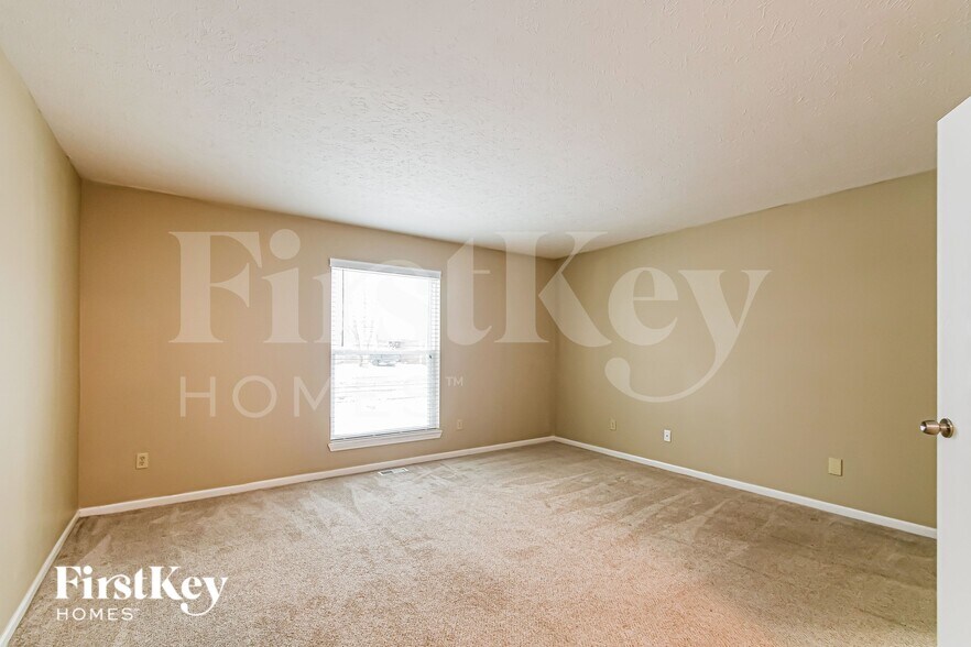 Building Photo - 7427 Cobblestone W Dr