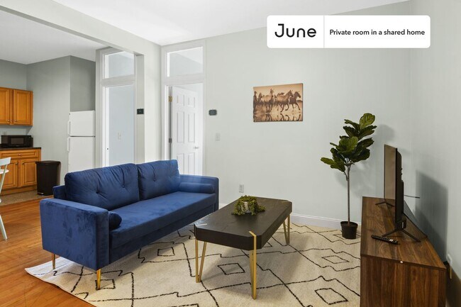 Building Photo - Room in Shared 4 bed/1 bath home