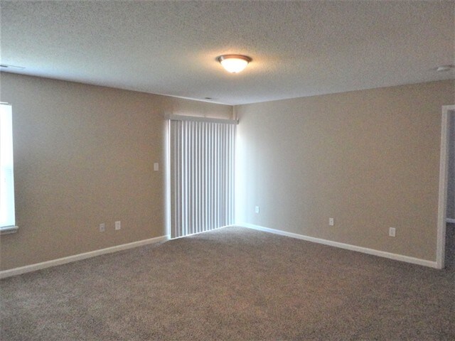 Building Photo - 9684 Thomas Ln