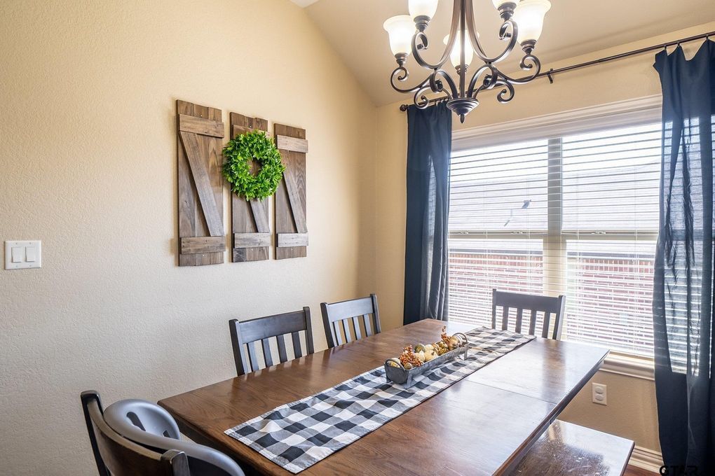 Building Photo - 121 Bois D Arc Dr