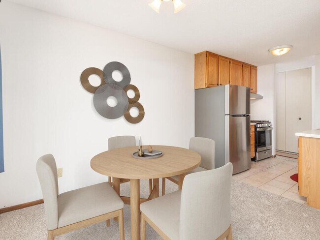 Building Photo - 4101 Parklawn Ave