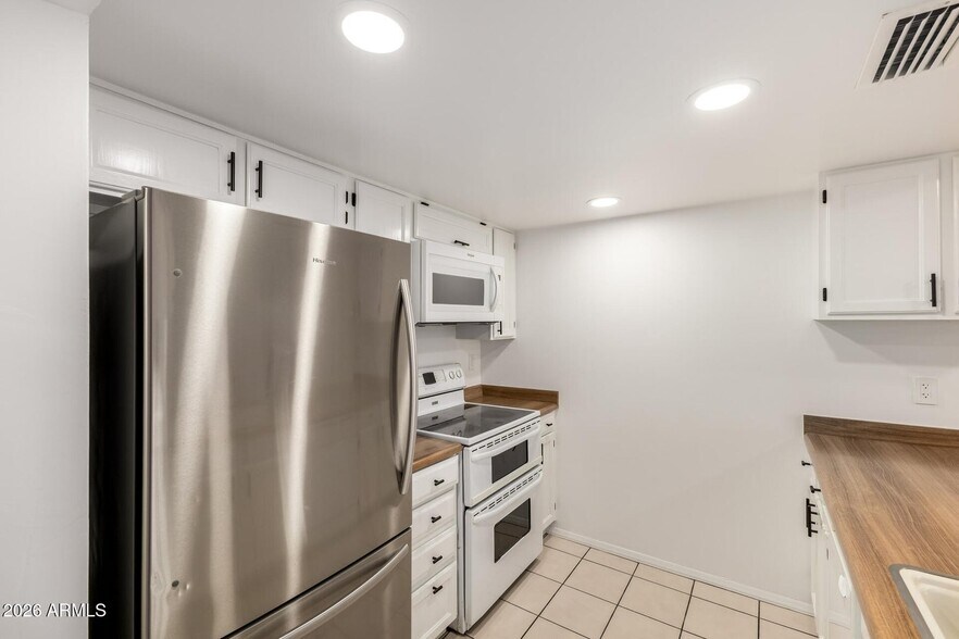 Building Photo - 3030 N Hayden Rd