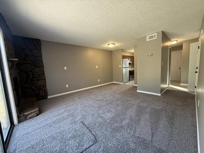 Building Photo - 1240 Clear Ridge Ln