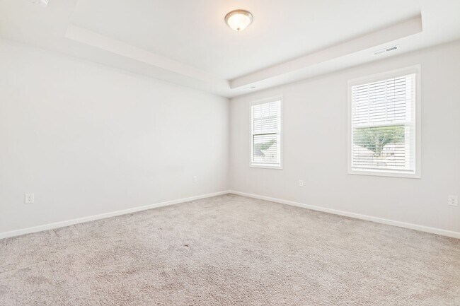 Building Photo - 413 Sunny Flds Dr