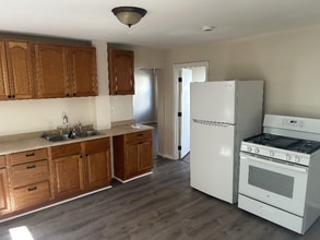 Building Photo - 79-81-81 N Main St