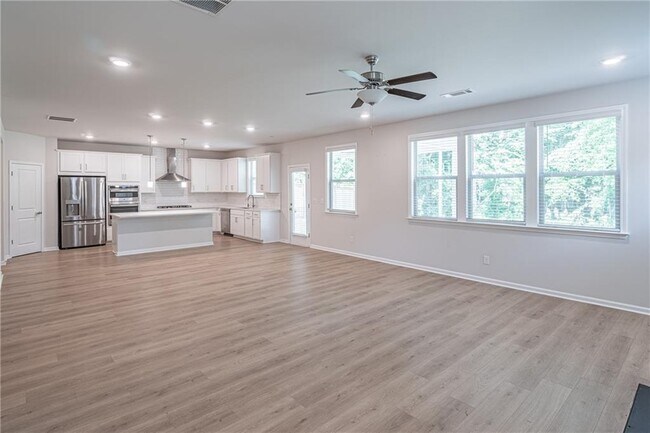Building Photo - 1825 Wellston Dr