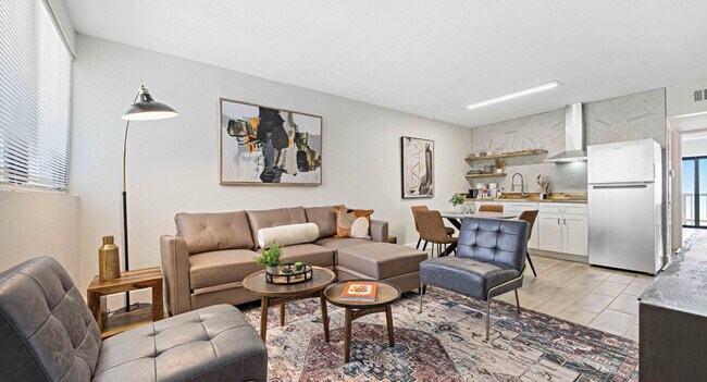 Building Photo - 556 Coral Ct