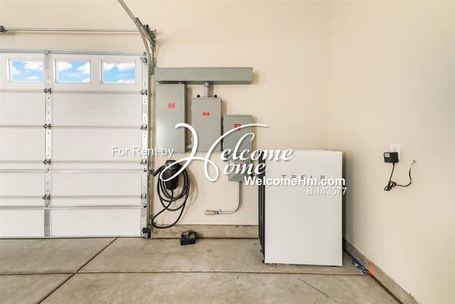 Building Photo - 15020 Redmond Lp