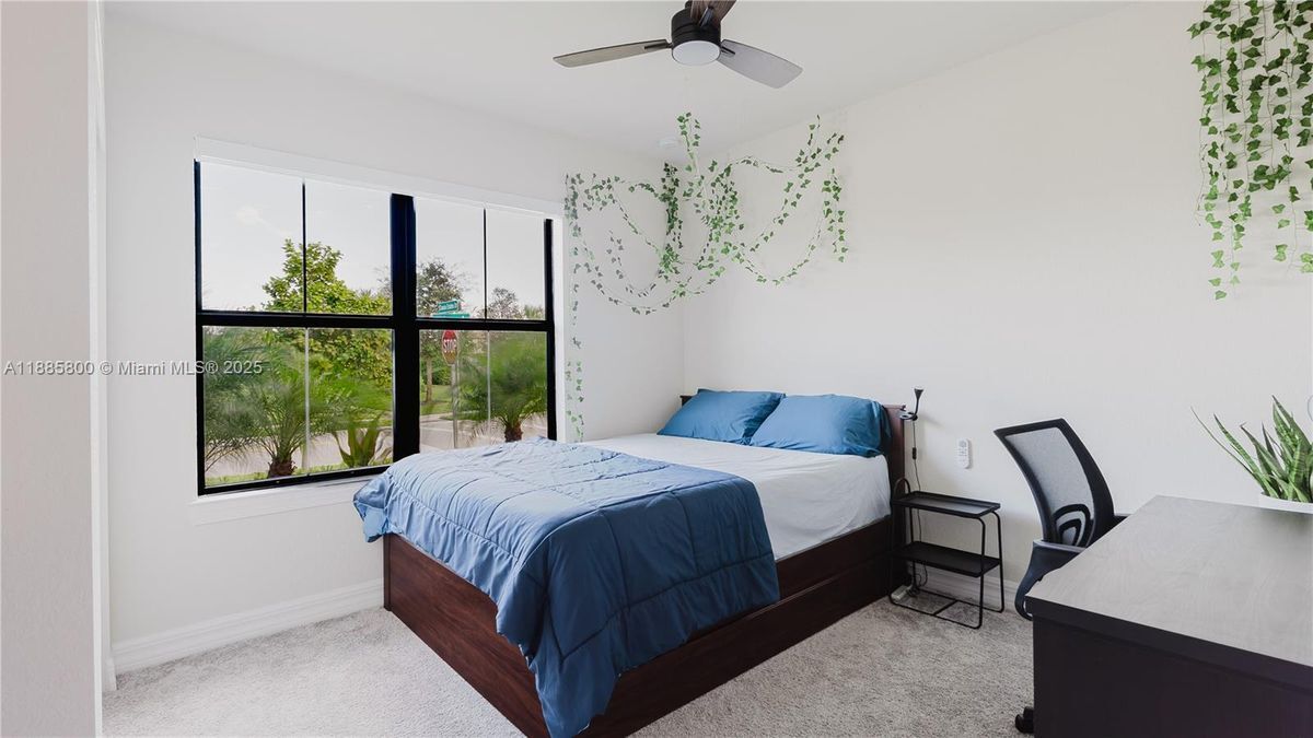 Building Photo - 3001 Hibiscus Ave