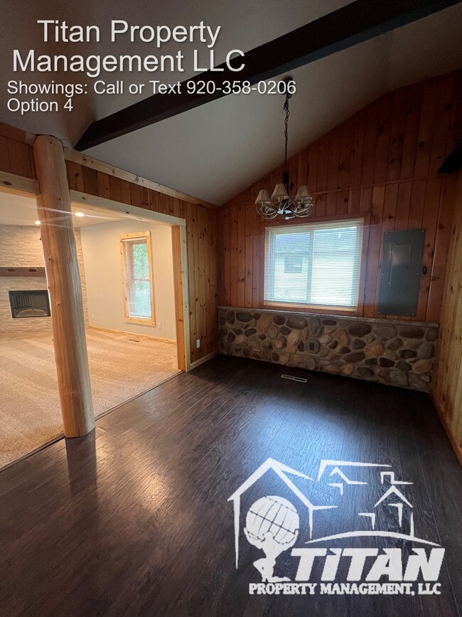 Building Photo - 387 13th Dr