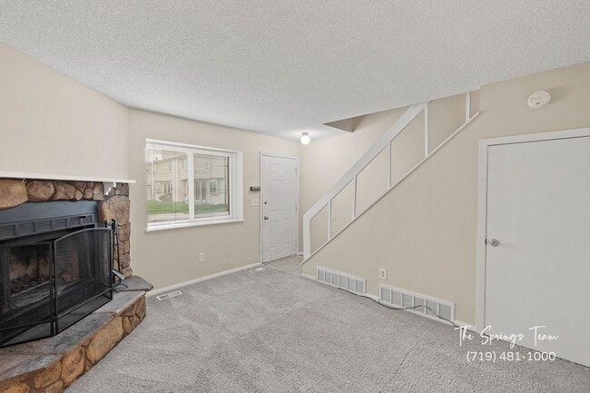 Building Photo - La Jolla 2BD Two-Story Townhome convenient...