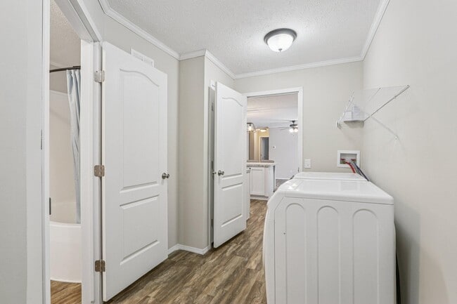 Building Photo - 4704 47th Ave