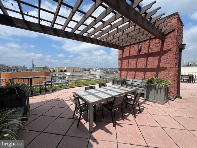 Building Photo - 1117 10th St NW