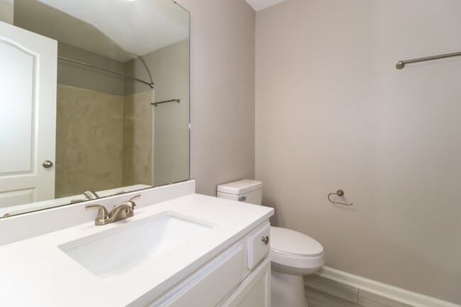 Building Photo - 1413 Marhill Cove