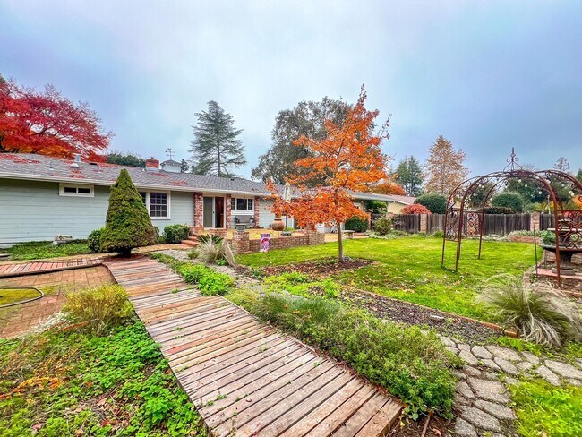 Building Photo - Four Bedroom Ranch-Style Home on an Extra-Large Lot
