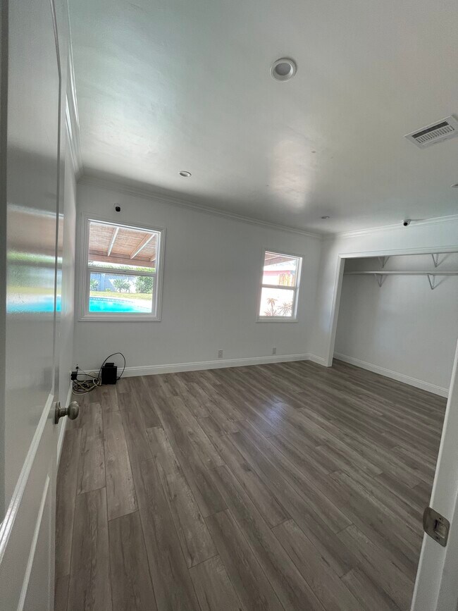 Master bedroom - 7811 Paso Robles Ave
