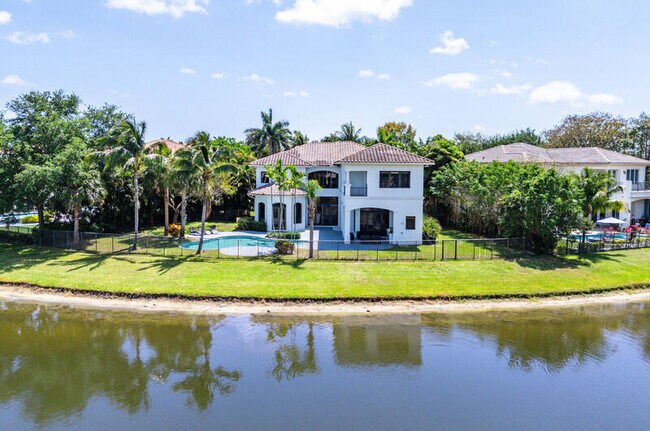 Building Photo - 17895 Cadena Dr
