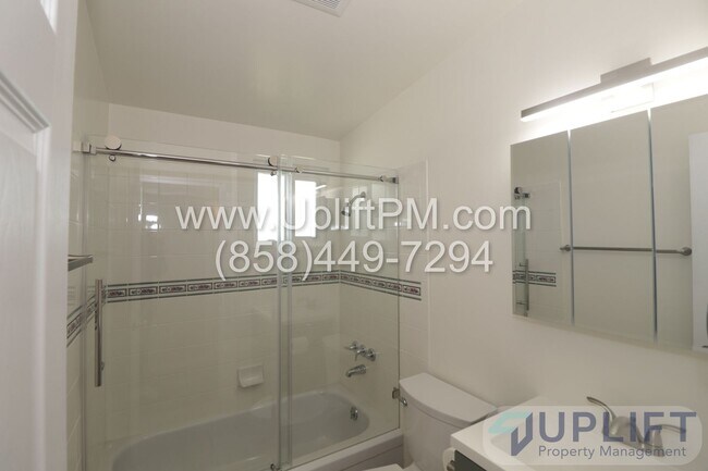 Building Photo - Beautiful 3 Bed, 2 Bath Home with Large Yard in Imperial Beach