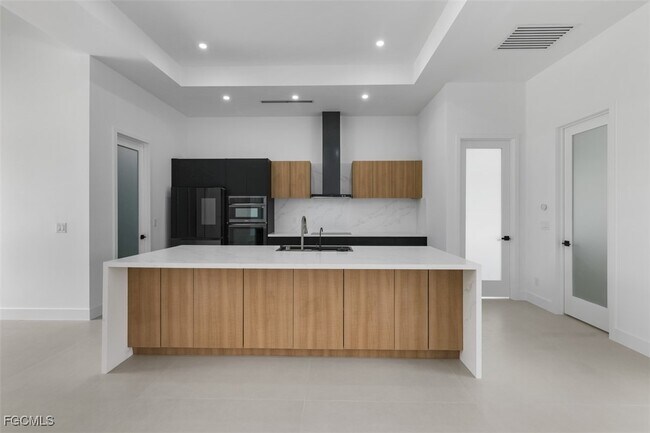 Building Photo - 4333 SW 16th Pl