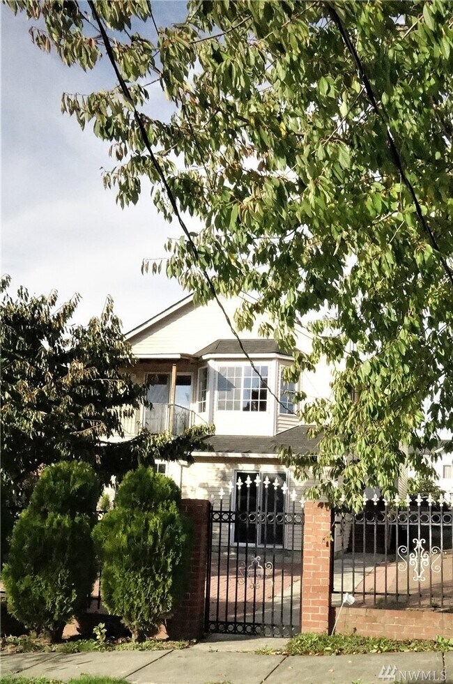 Primary Photo - 4216 S Eddy St