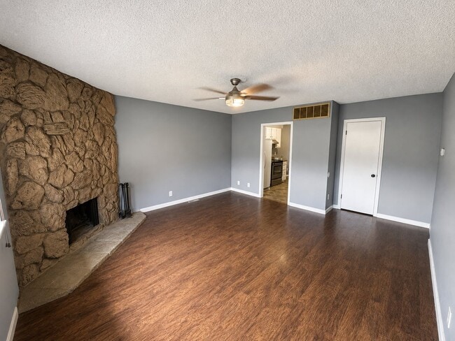 Building Photo - 539 S Deveron Dr