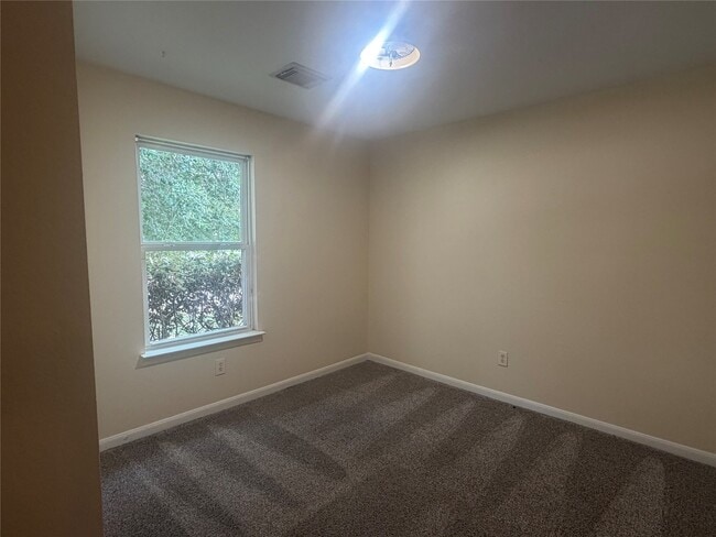 Building Photo - 8103 Forest Glen Dr