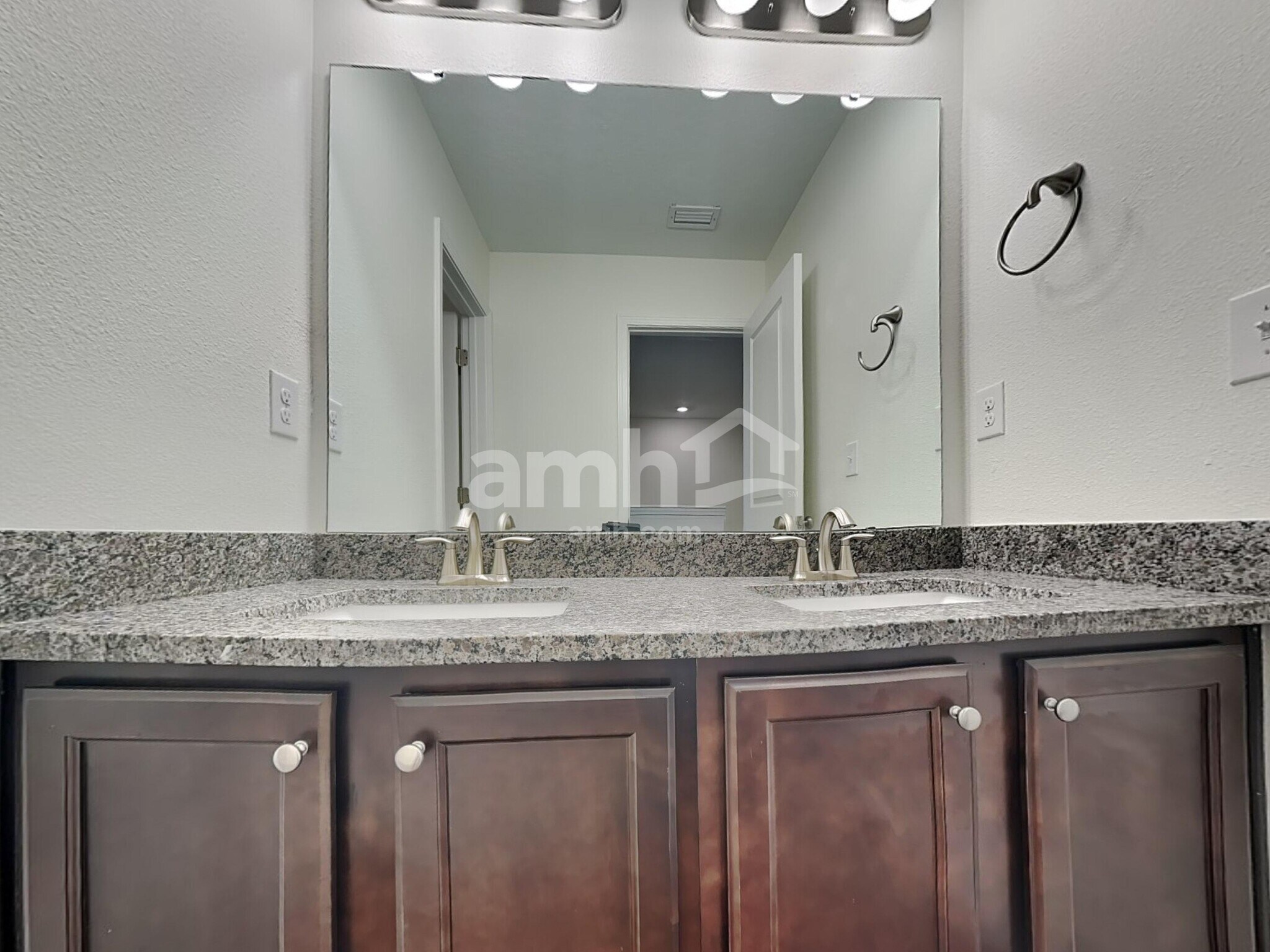 Building Photo - 5807 Hampton Creek Rd