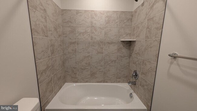Building Photo - 413 SILVER BIRCH Dr