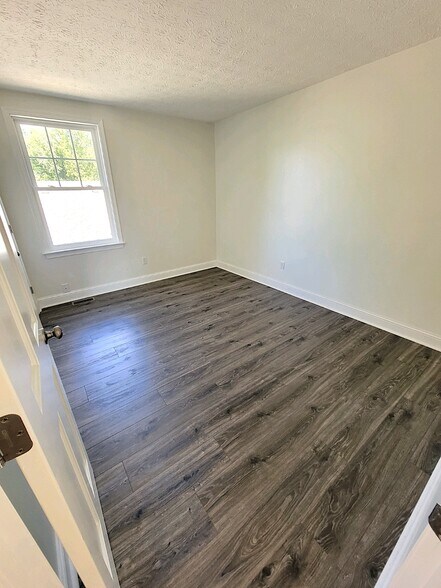 Building Photo - 1300 Cortina Ln