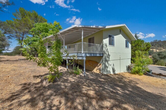 Building Photo - Updated 2 Bedroom Home on 20 Acres in Shin...