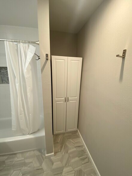 Building Photo - 8791 Gilman Dr