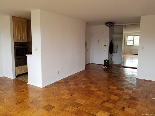 Building Photo - 30 Lake St