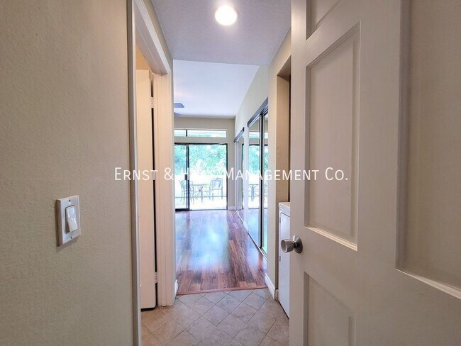 Building Photo - 5101 Tortuga Dr