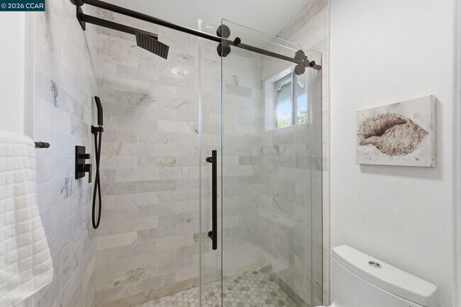 Building Photo - 601 Ambience Way