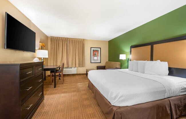 Building Photo - Furnished Studio-Chicago - Schaumburg - Co...